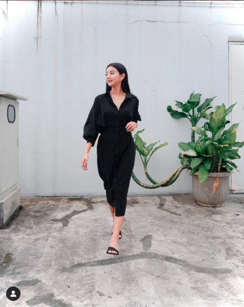 Glenca-dan-Gaun-Hitam-Memang-Perpaduan-yang-Sempurna-Bukan?
